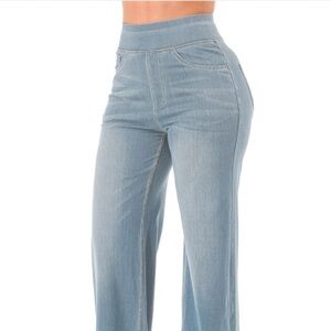 Ultra Soft Flare Baggy Jeans